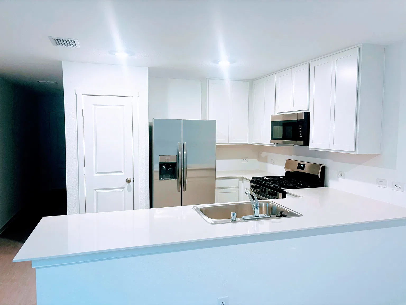 3 bed, 1451 sqft, $1,745 — Photo 2