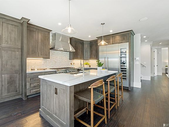 4th image of 592 Lombard St #592