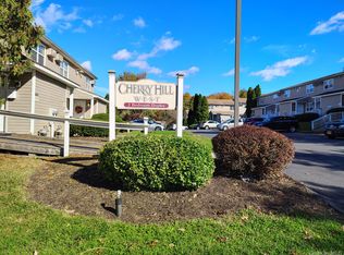 1601 Cherry Hill Dr, Poughkeepsie, NY 12603
