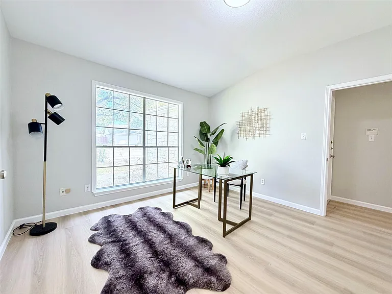 2417 Hallie Ln — Photo 14