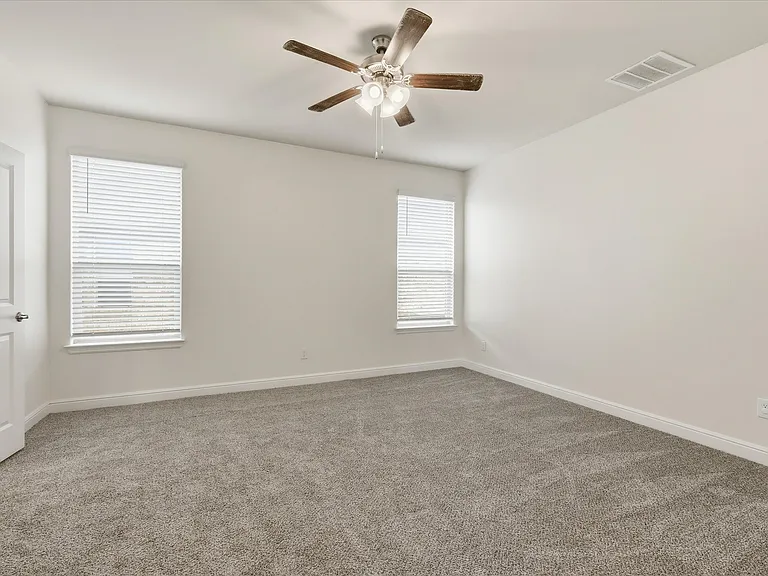 704 Wilmott Ter — Photo 16
