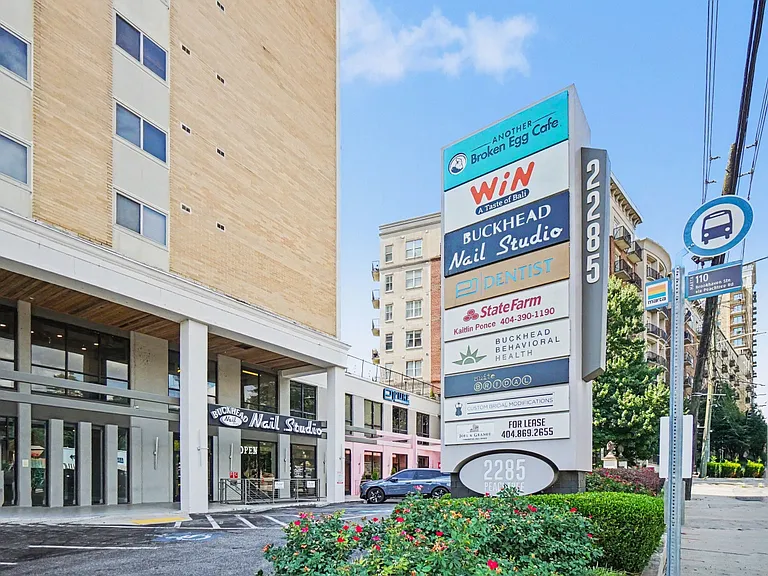 2285 Peachtree Rd NE — Photo 11
