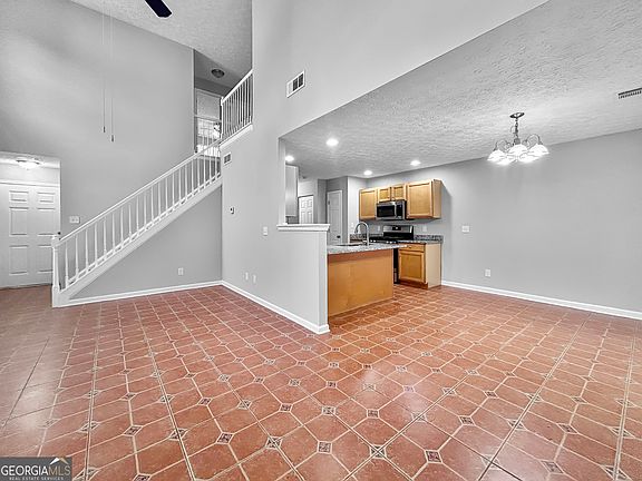 3rd image of 206 Ilex Dr