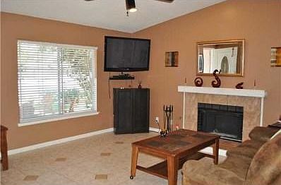 4th image of 443 Blueberry Cir