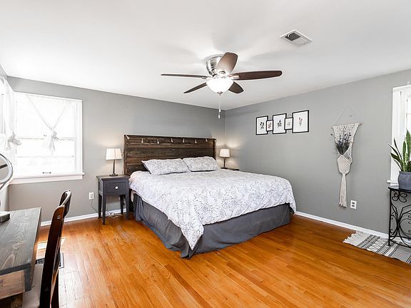 5th image of 417 N John St
