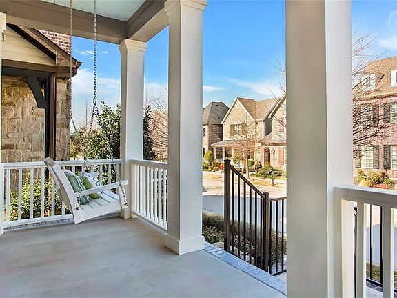 4th image of 2268 Longwood Dr