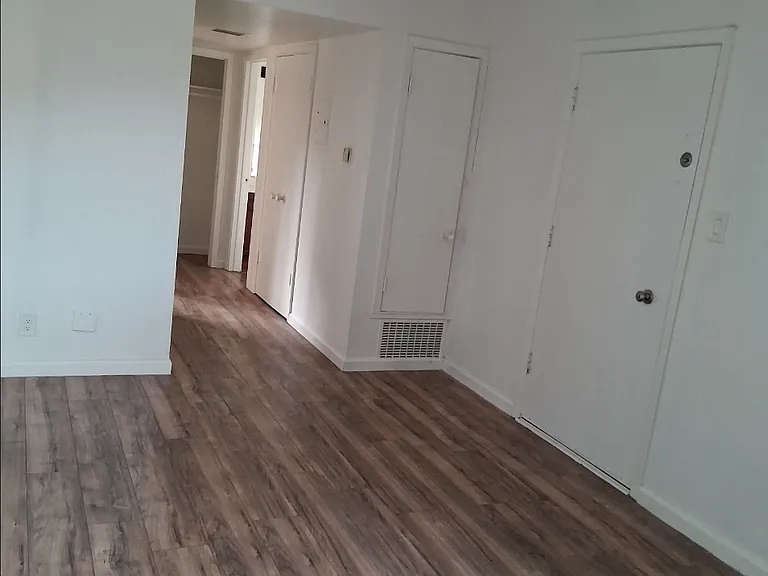303 Armour Ave #0 — Photo 1