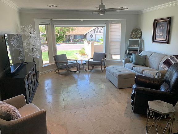 4th image of 1036 E Meadow Ln