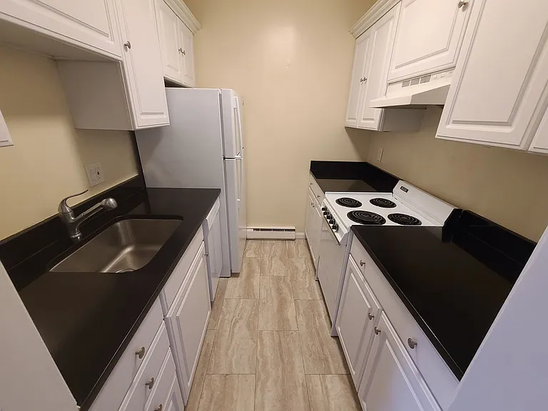 321 Wilkes St — Photo 7