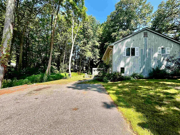 66 Woodland Rd — Photo 3