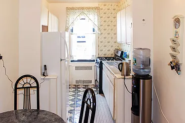 Sold by Thomas Lipovetsky, LREB