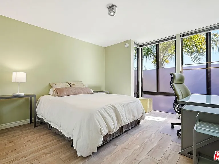 1033 Carol Dr #T16 — Photo 14