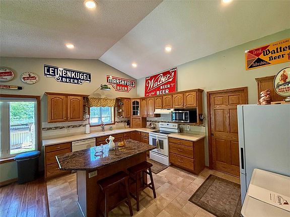 3rd image of 1432 Perry Street