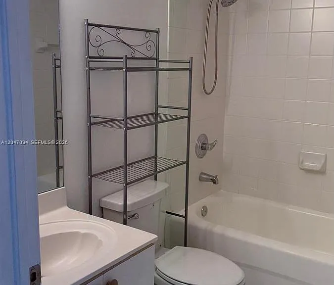 1271 SE 27th St #203 — Photo 12