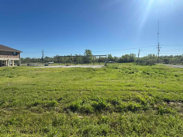 1447 Bayou Dularge Rd, Theriot, LA 70397