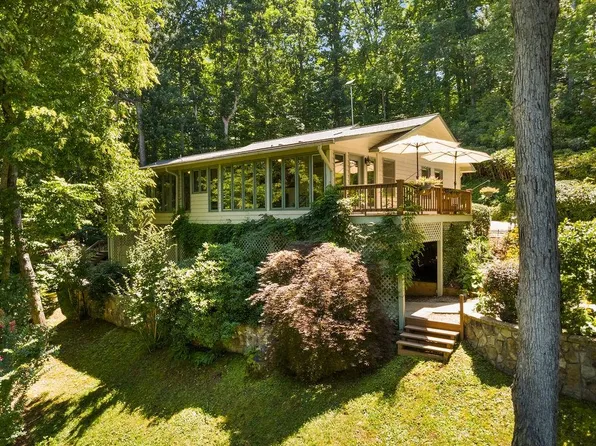 180 Pinecrest Dr, Franklin, NC 28734