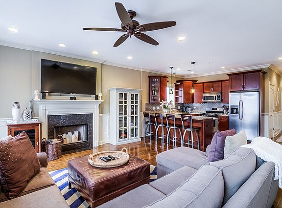 4th image of 2907 N Damen Ave #3