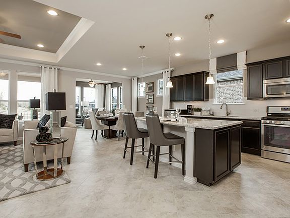 Spacious Eat-In Kitchen