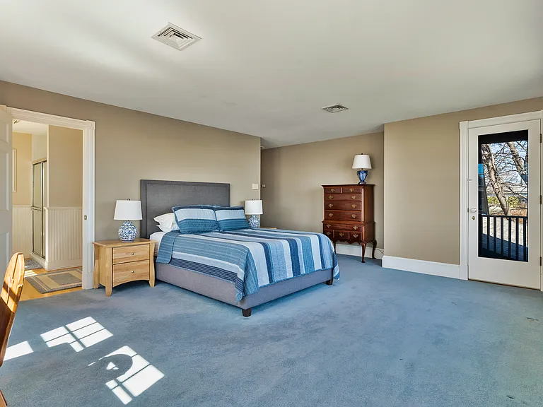 876 Shore Rd — Photo 26
