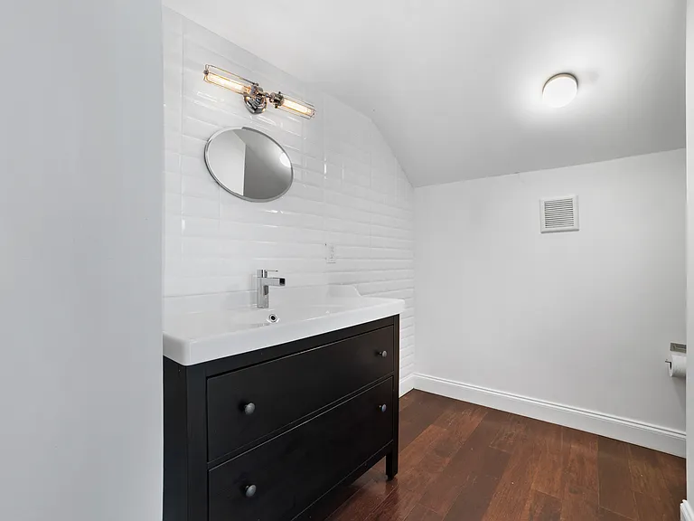 903 W Mary St — Photo 24
