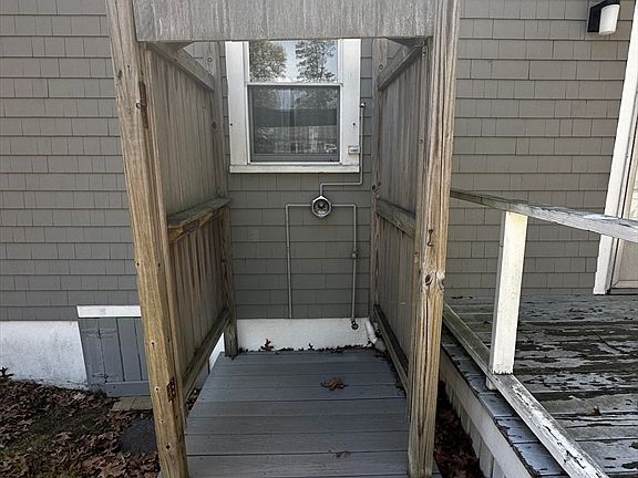 5th image of 91 Silver Beach Ave
