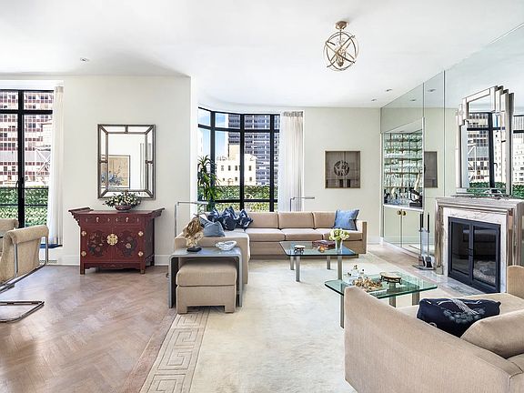 2nd image of 17 W 54th St #C