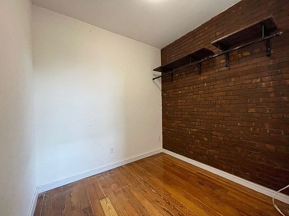 5th image of 30 Cornelia St APT 9