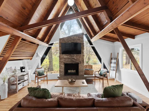 12966 Monarch Ln, Rockbridge, OH 43149