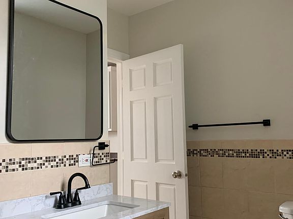 3rd image of 3600 W Cortland St #1FB