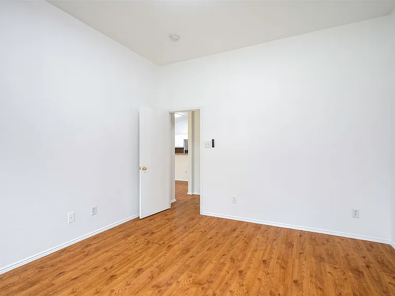 1001 Campbell Dr — Photo 13