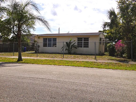 3rd image of 205 NW 28th Ter
