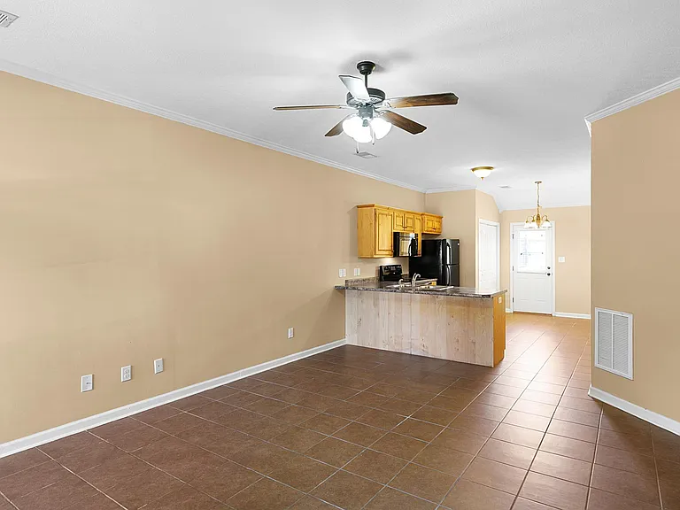 9 Moss Woods Cv — Photo 3