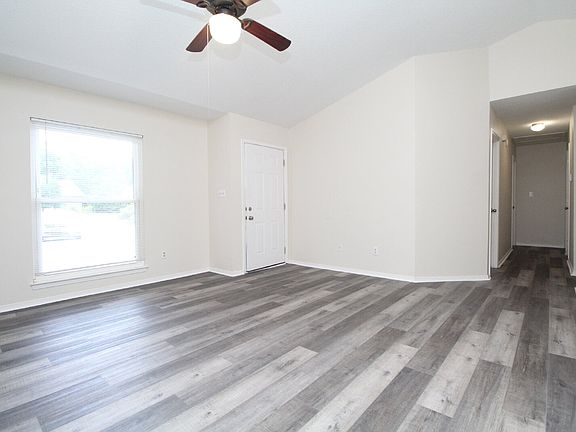 4th image of 8126 Crystal Wells Pl