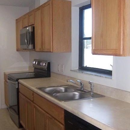 5th image of 2437 SE Marseille St