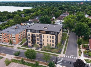 2825 W 44th St #1, Minneapolis, MN 55410