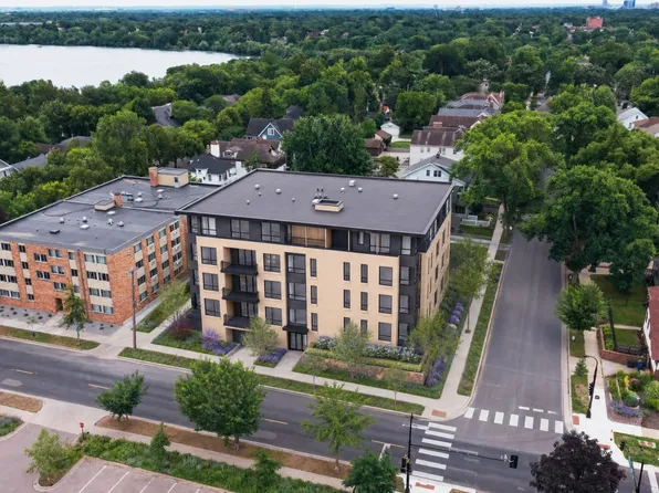 2825 W 44th St #1, Minneapolis, MN 55410