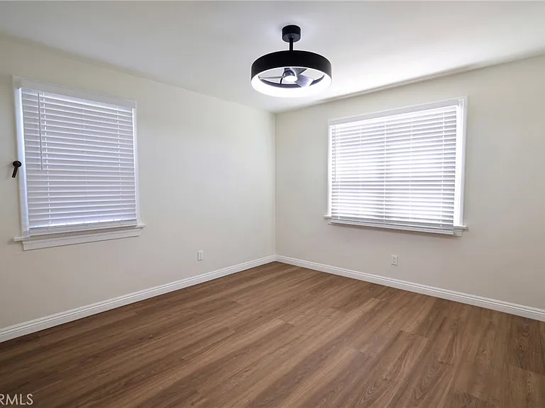 7675 California Ave — Photo 6
