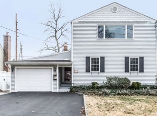 99 Foster Ave, Valley Stream, NY 11580