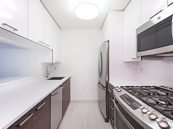 240 E 86th St, New York, NY