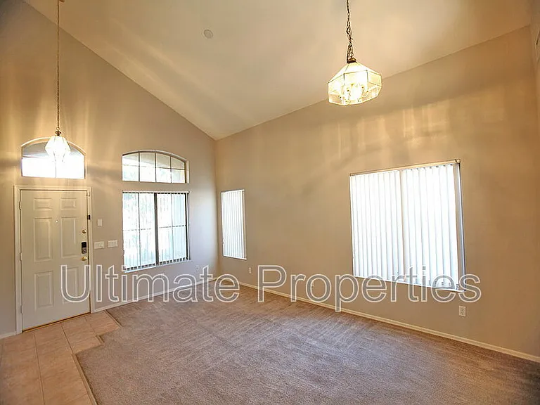 7205 W Mohawk Ln — Photo 8