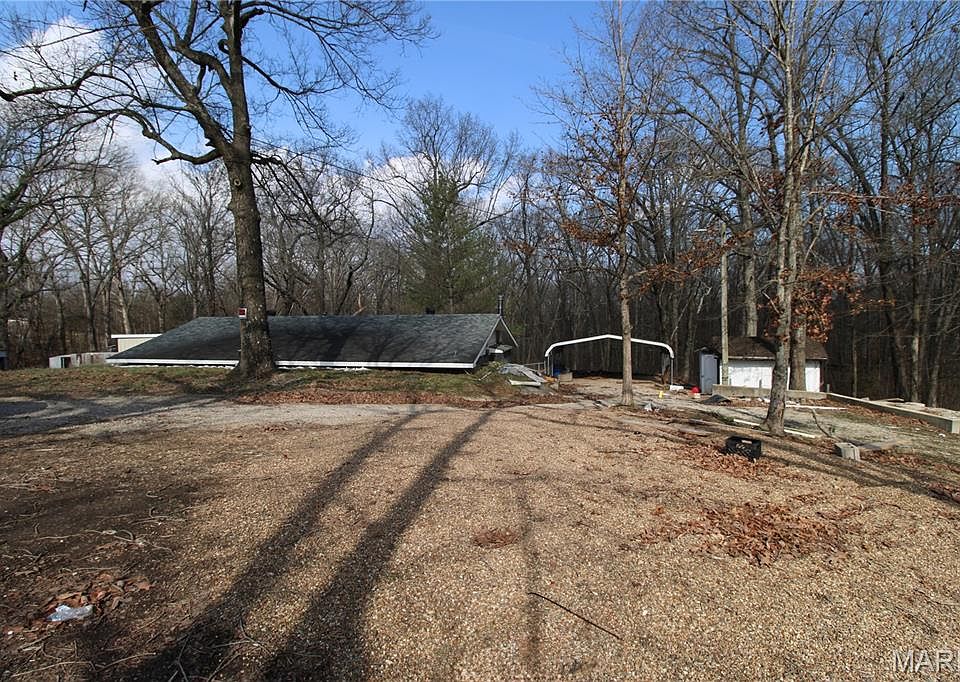 1st image of 137 E Lexington Ave