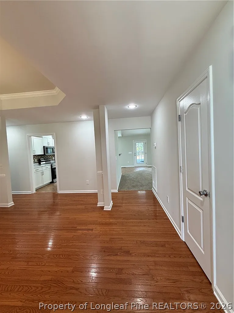 4 bed, 2.0 bath, 2142 sqft, $2,095 — Photo 2