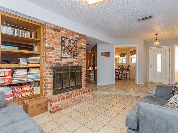 4th image of 1413 Pagewood Ave