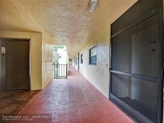 4th image of 23380 Carolwood Ln #305