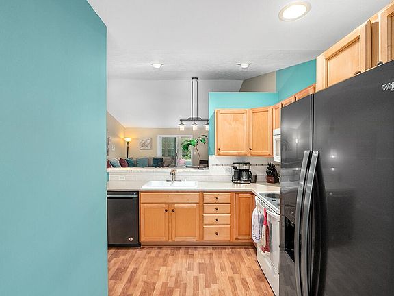 3rd image of 11347 Village Green Dr