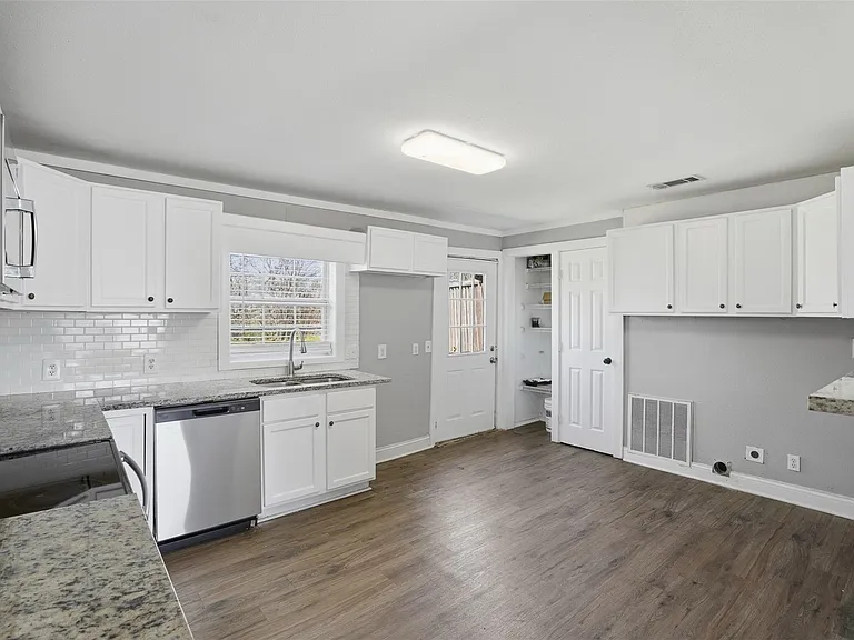 308 W Lamm St — Photo 21