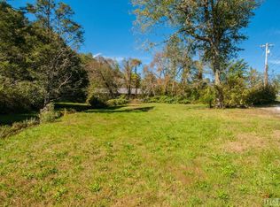 22 Oak St, HIGHLANDS, NC 28741