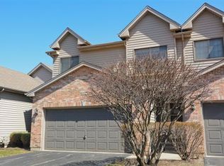 117 Deer Run Ln, Elgin, IL 60120