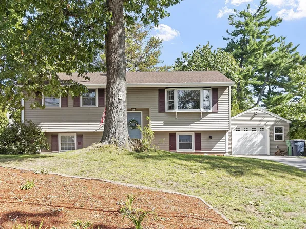 37 White Plains Drive, Nashua, NH 03062