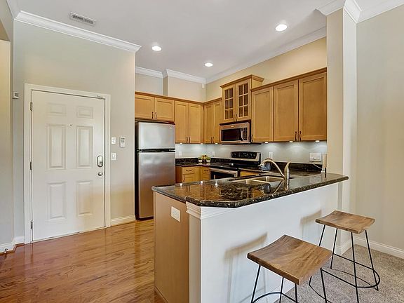 4th image of 252 Stetson St Unit 304